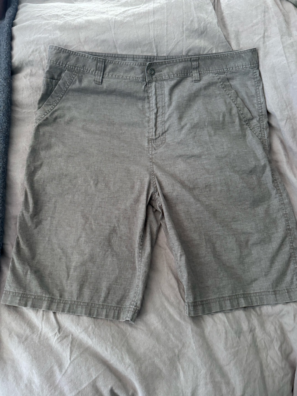 Prana Furrow Shorts, size 40, hemp